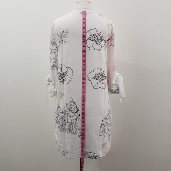 3 for $30 👗Floral print shift dress - Picture 3 of 7